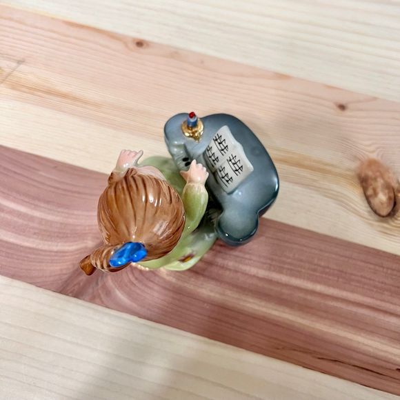 1960s Vintage Josef Originals HAPPINESS SERIES Piano Girl, Ceramic Figurine - Picture 4 of 7